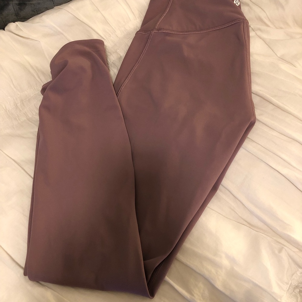 MAUVE Lululemon 7/8 leggings
